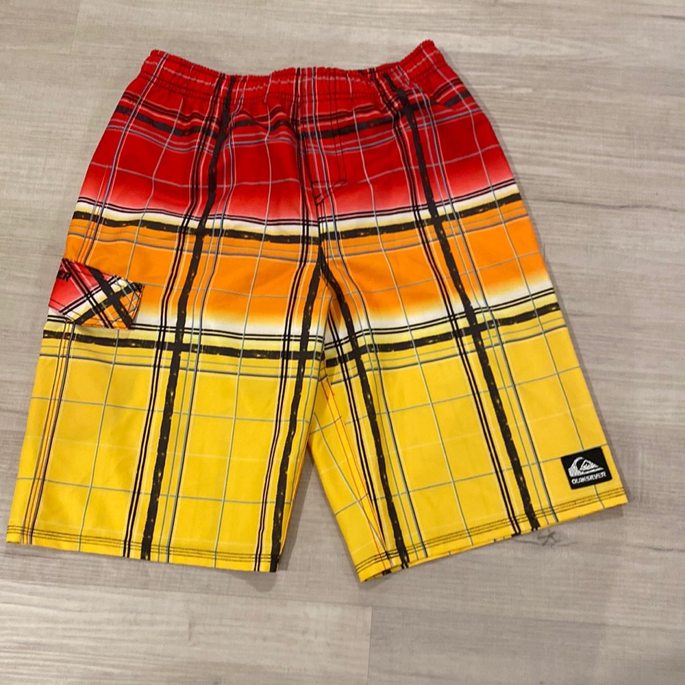 Quicksilver boys swim trunks size large